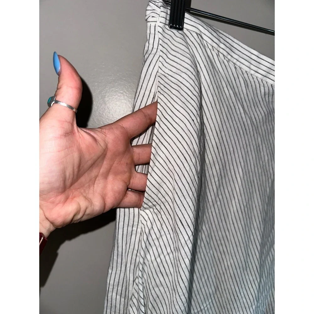 Carve Designs Wrap Skirt Womens M White Black EUC Linen Blend Pinstripe Midi